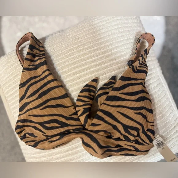 NWT Aerie Tiger Print Bikini Top - Size Small - Picture 3 of 7